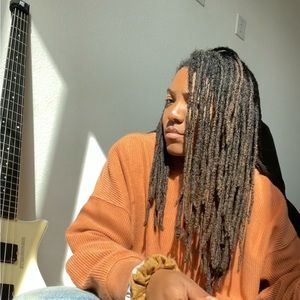 Meet your Posher, Iris